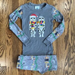 Hanna Andersson Gray Star Wars 2 piece pajama set, size 6-7. Excellent cond.